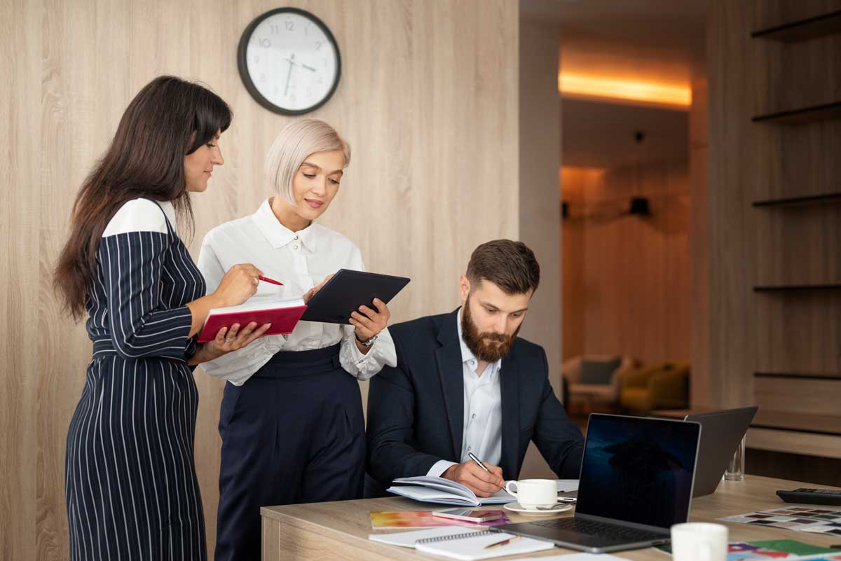 medium-shot-people-working-together